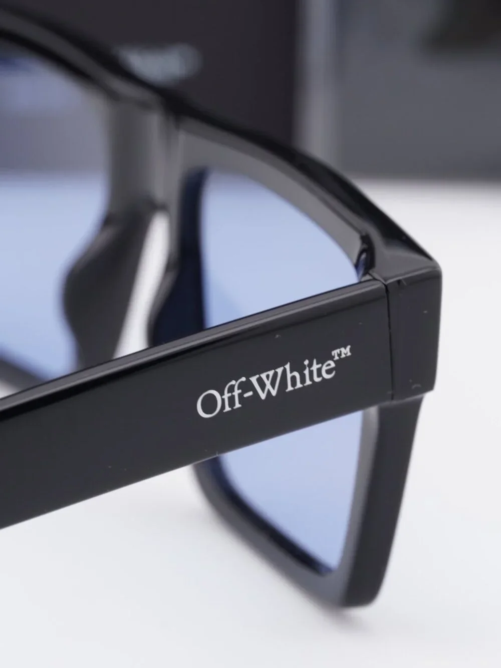 Off-White OERI109 LAWTON 1040 Square Sunglasses – Shiny Black / Blue